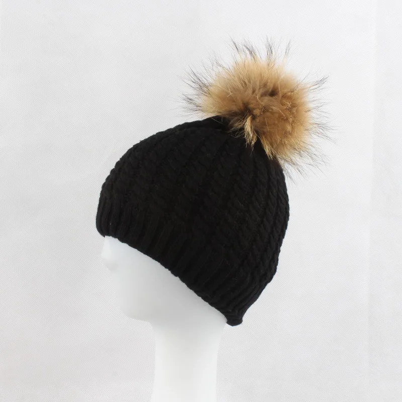 Русские женские вязаные шапки Skullies 15 см из меха енота помпон шапка женская зимняя