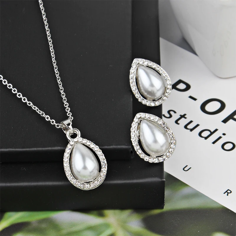 Sweet Woman Pendant Necklace Earrings Set Crystal Pearl Dripping Personality Evening Dress Assembled Jewelry 2018 | Украшения и