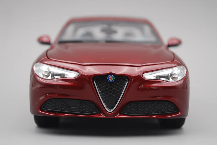 Bimei Высокая 1:24 Alfa Romeo Giulia модель автомобиля из сплава красный синий подлинный