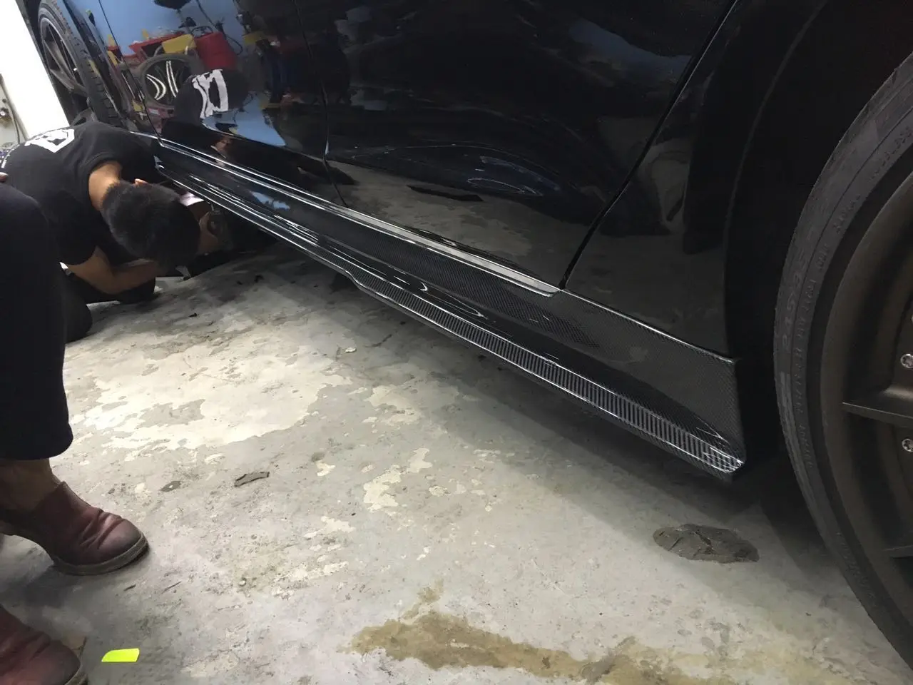 Карбоновая дверь подбородок комплект защитные боковые юбки фартуки для Tesla модель S Седан 4 двери 12-15 70 70D 85 85D P85D 2 шт