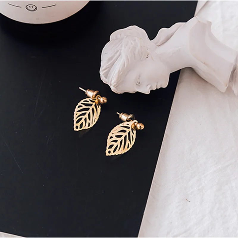 Маленький золотой цвет полый лист элегантные серьги гвоздики Винтажные для