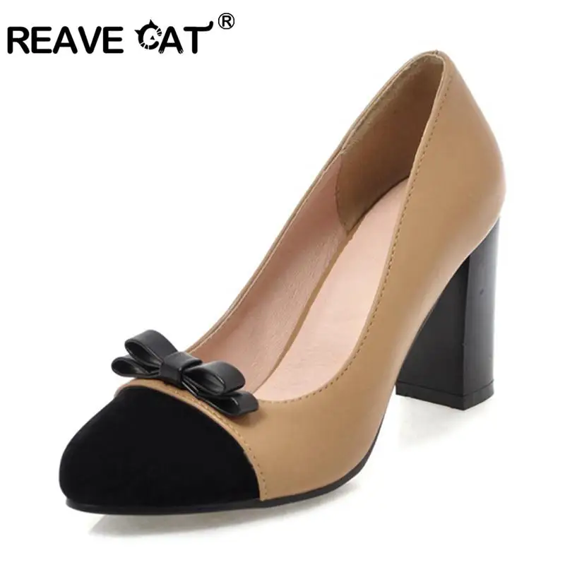 Женские туфли на толстом каблуке REAVE CAT, туфли-лодочки конфетных цветов на высоком блочном каблуке с закрытым носком, красные туфли с бантиком для свадьбы и работы, A394