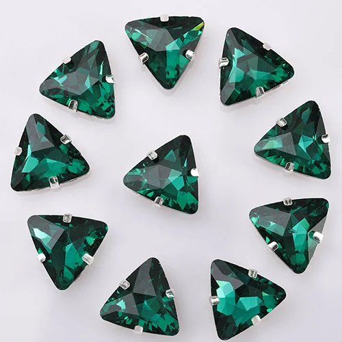Emerald Green Блестящие треугольные пришивные стразы с плоской задней частью, стеклянные декоративные стразы для рукоделия, хрустальные стразы для одежды, 10 шт. S058 - Цвет: Emerald Green