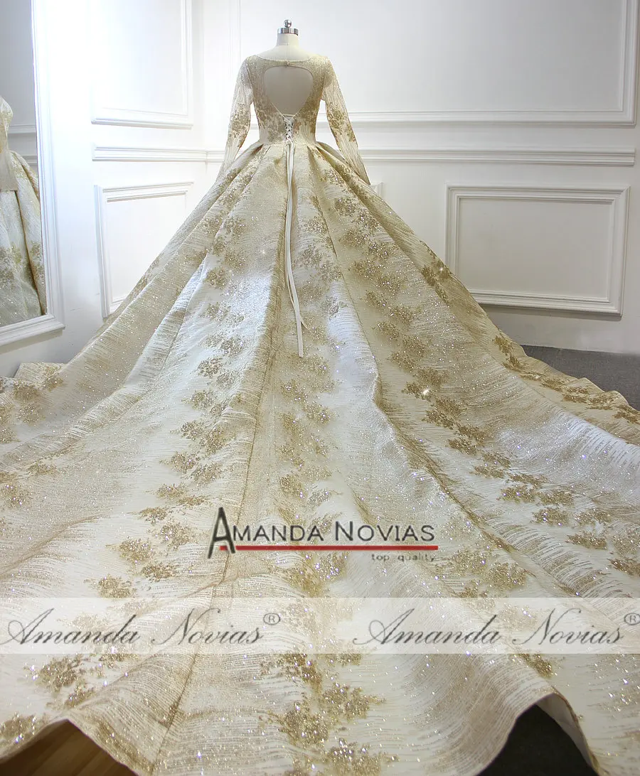 Потрясающее Золотое свадебное платье роскошное блестящее с длинным шлейфом