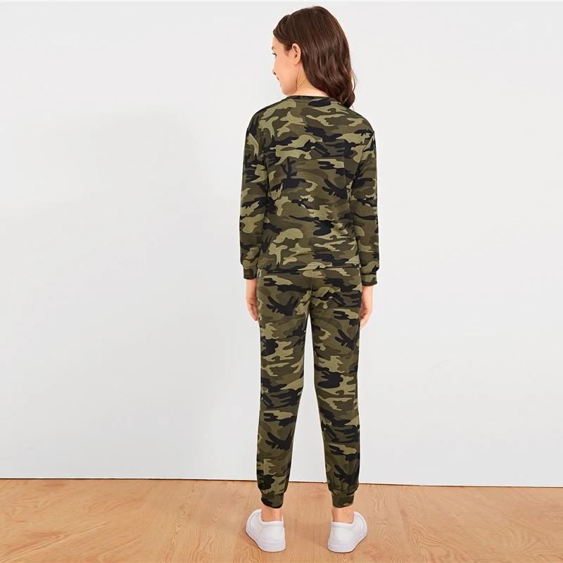 SHEIN/детский Камуфляжный пуловер с принтом и штаны; костюм для девочек; комплект для детей; коллекция года; летняя одежда для активного отдыха; повседневная одежда с длинными рукавами; костюмы