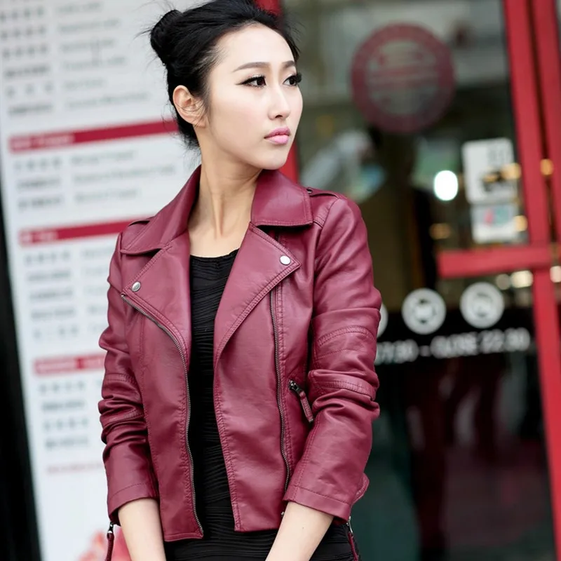 Женская Осенняя куртка из искусственной кожи тонкая черная мотоциклетная на