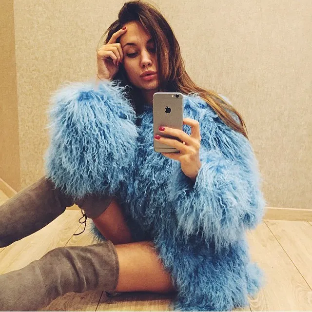 Skyblue Модные шуба женские зимний из натуральные мех ягненока пальто женские из козлика меховые куртка овчины на крупных карманах отделки из натуральной - Цвет: Skyblue