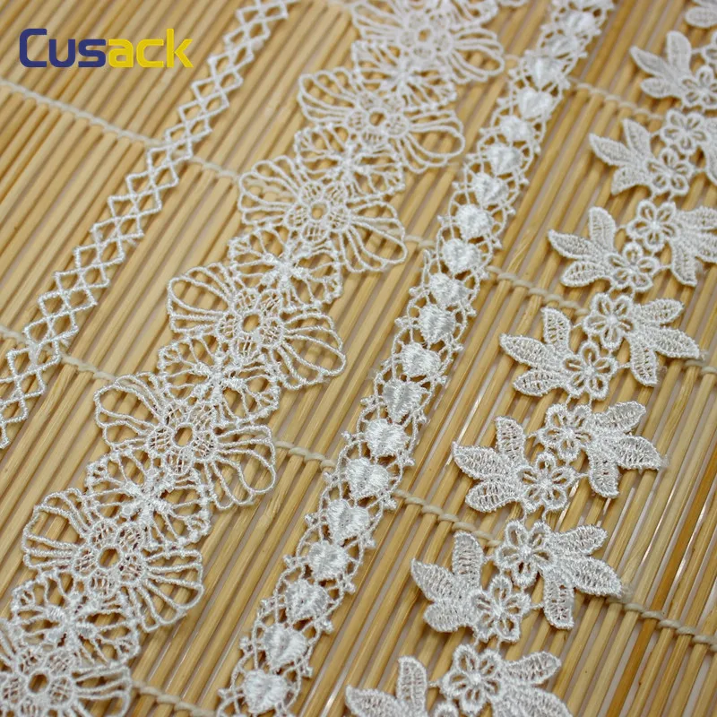 Кьюсак 3 ярдов Белое кружево для отделки с кружевными аппликациями полиэстер