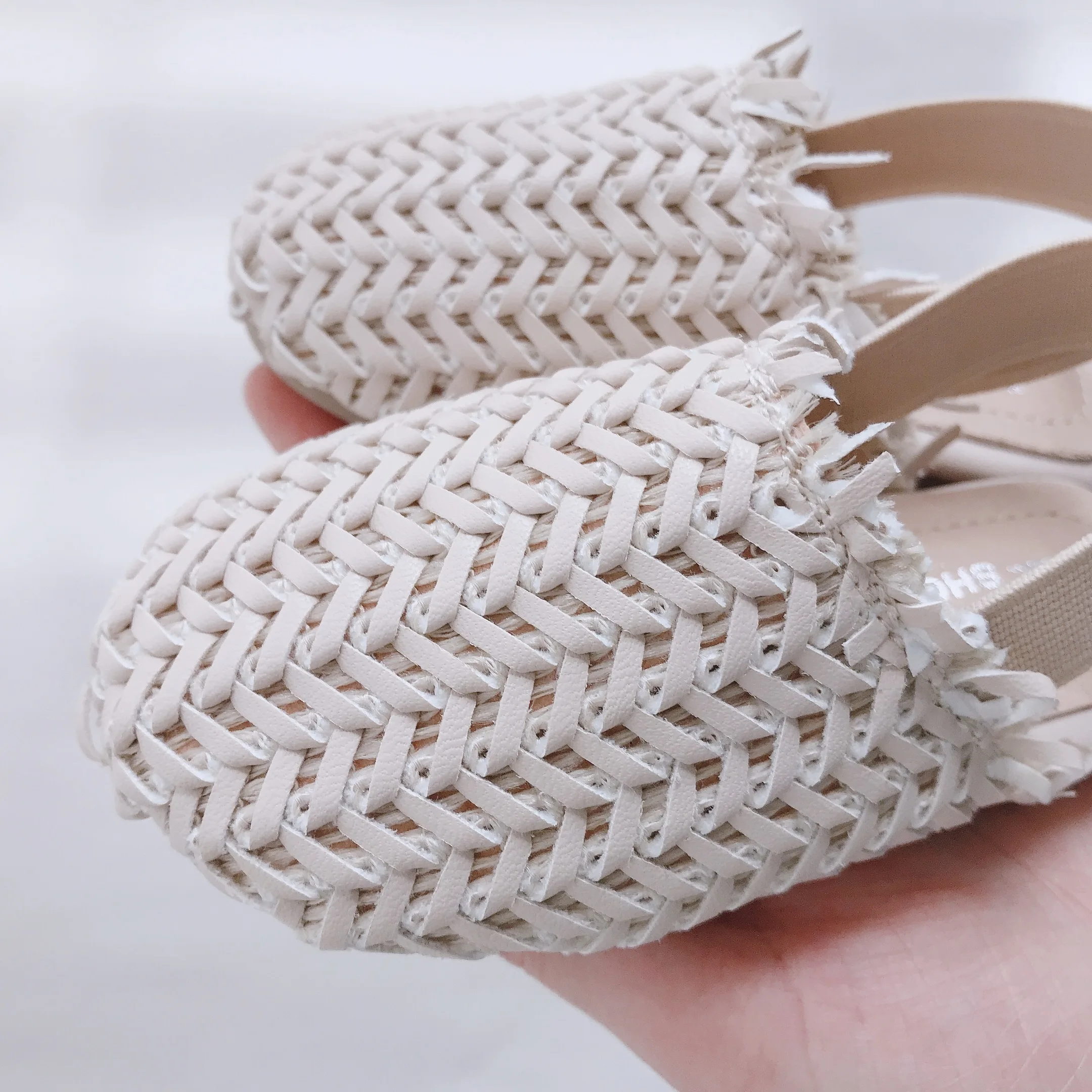 

New Girls' Super-fiber Leather Braided Sandals for Kindergarten Baby Girl Sandals with Foreign Air and Cool Drag Girls' Sandals