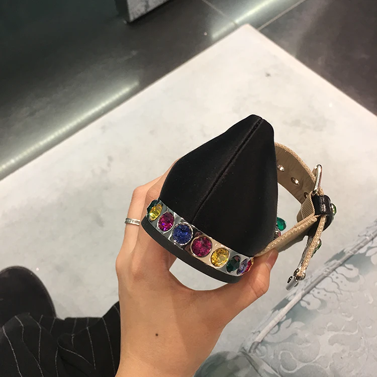 

Hot Spring Summer 2018 Shoes Woman Pointed Toe Casual Flats Crystal Woman Cozy Flats Designer Silk Upper Mujer Chic Shoes Tide