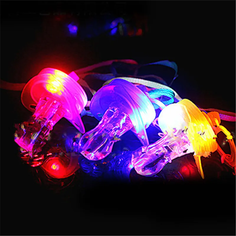 

100 stks fopspeen fluitje promotie LED Knippert fopspeen Fluitje Fun Speelgoed Flash Glow Sticks Kerst Bar Party Supplies