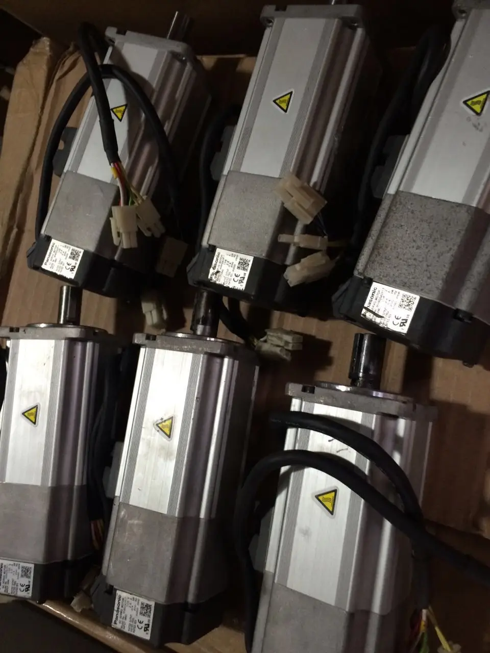 

Servo motor MHMD042P1T , Used one , 90% appearance new , 3 months warranty , fastly shipping