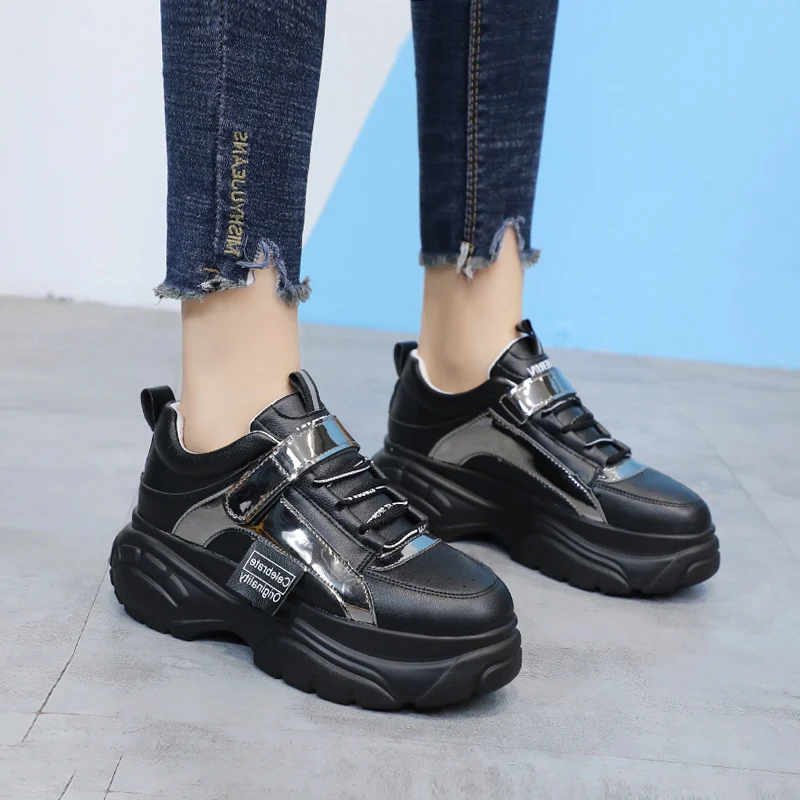 Шикарные женские кроссовки на платформе повседневная женская обувь лазер 6 см