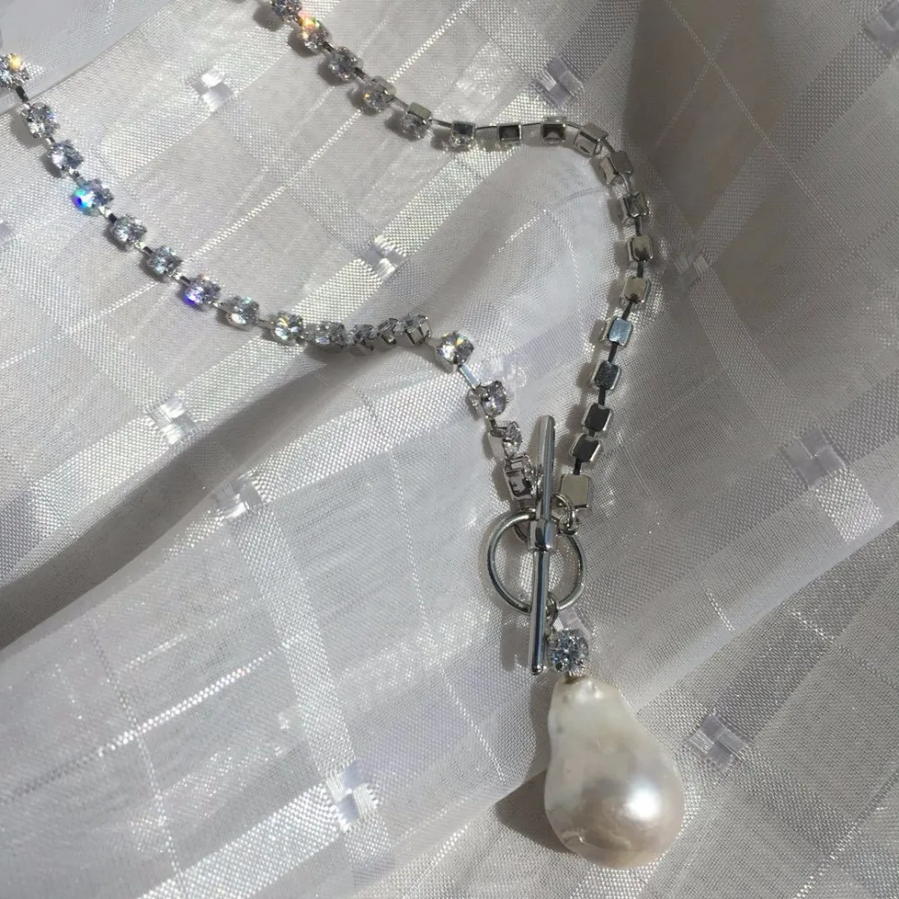 Полностью белое ожерелье Стразы с инкрустацией барокко и жемчугом из циркония