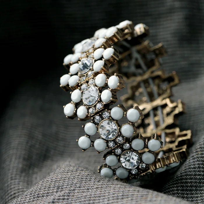 

Chic Factory HOT Antique Gold Color Charm Bracelet Jewelry with Resin Stone Top Quality 2020 Bracelets Bangles