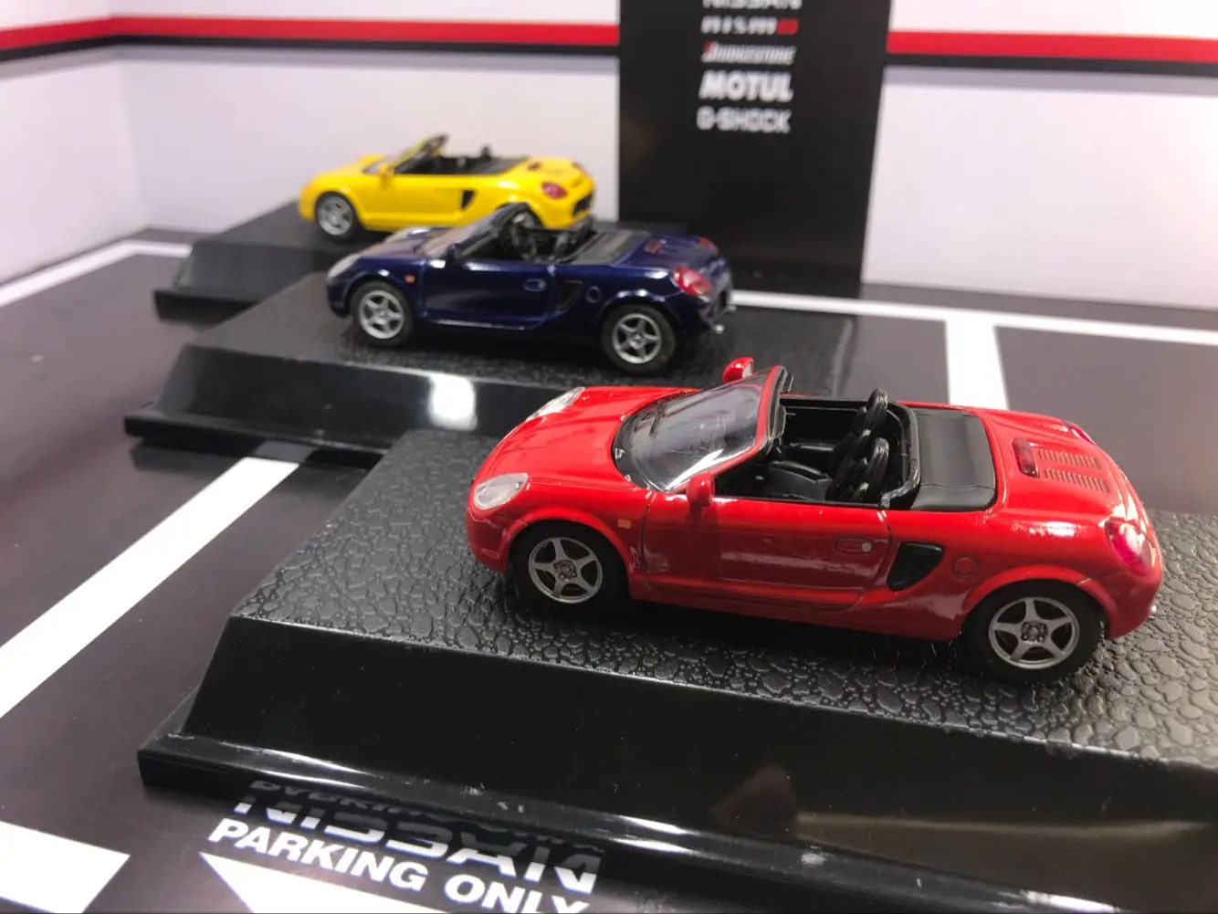 Оригинальный заводской игрушечный автомобиль toyo ta mr2 spyder из сплава в масштабе 1:43