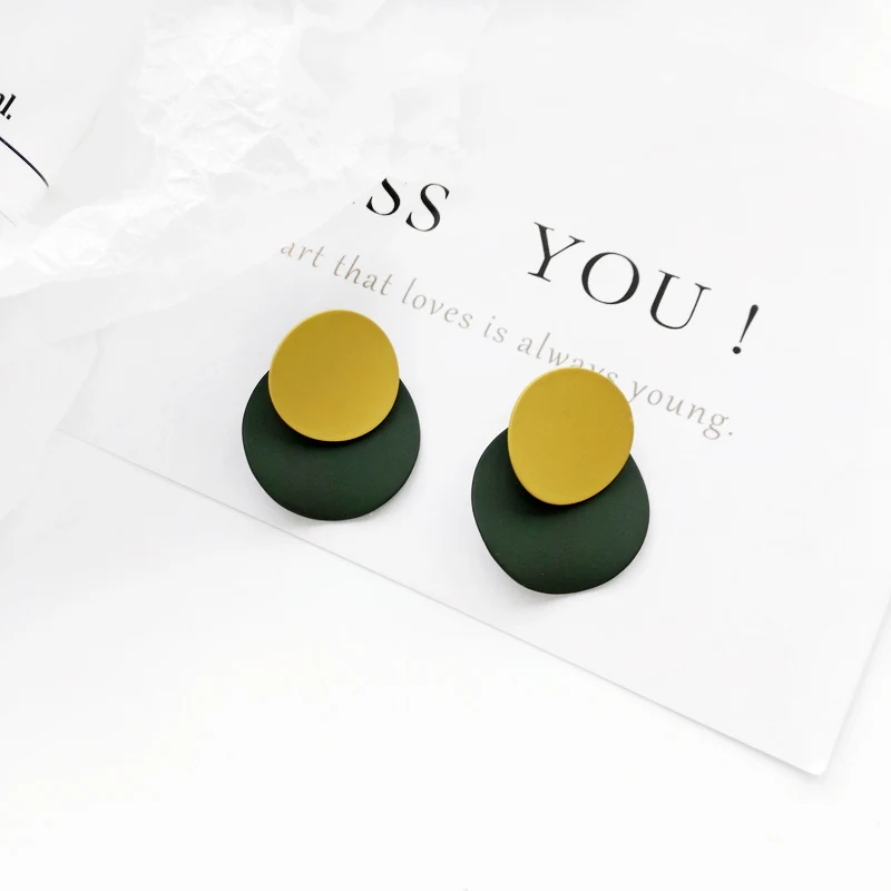 

Geometrical irregular earrings elegant Circular earrings and collars Temperament is contracted earrings earrings female