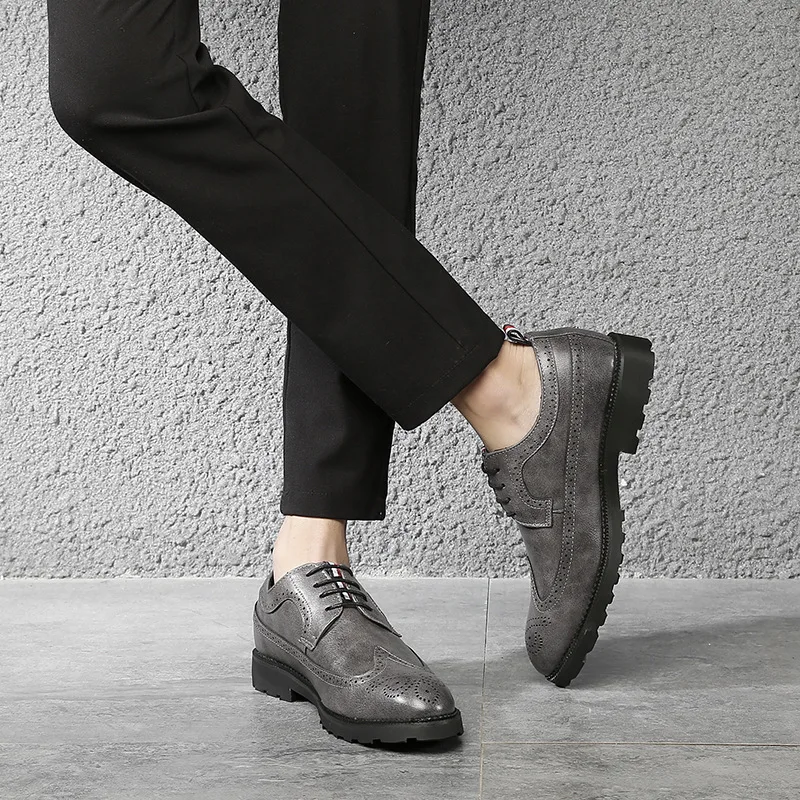 

New Men's British Bullock carved Shoes for men Handmade Breathable Men Shoes Leather Black pointed men Shoes