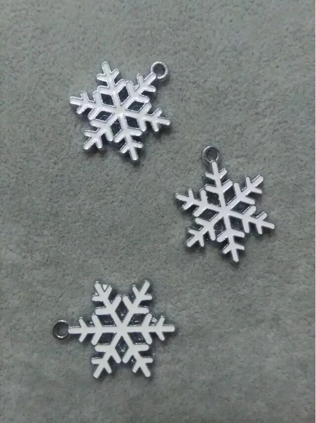 

50pcs Fashion Enamel Beautiful snow Small pendants Necklace And bracelets DIY Jewelry Accessories C81