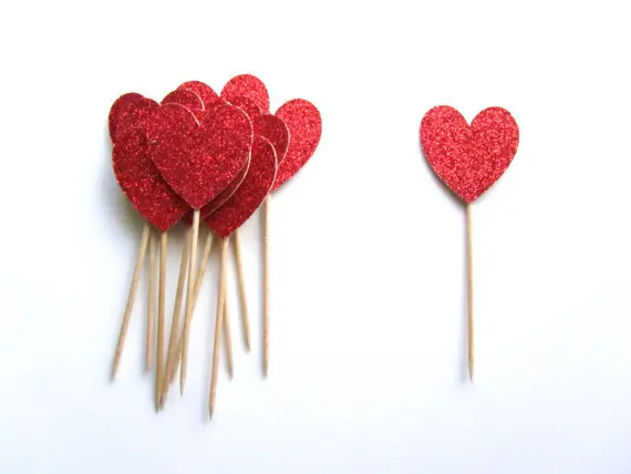 Блестящие туфли с красными сердечками на топперы для свадебного кекса свадебный