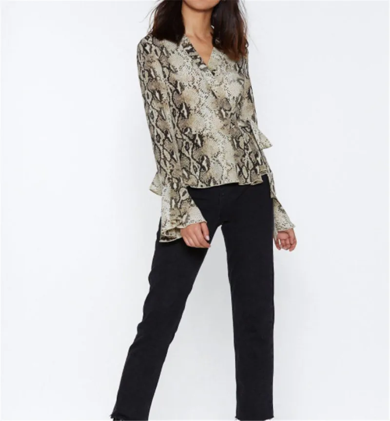 Korobov Blouse Vintage Snakeskin Print Women Shirts V-Neck Waist Lacing Blusas Feminina Flare Sleeve Mujer Tops 76642 |