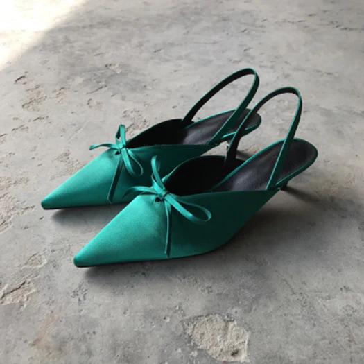 green satin Японские туфли; туфли-лодочки на высоком каблуке с острым носком и бантом; Цвет белый; туфли-лодочки на низком каблуке; Зеленые атласные шлепанцы с низким ремешком; женские босоножки средней высоты - Цвет: green satin