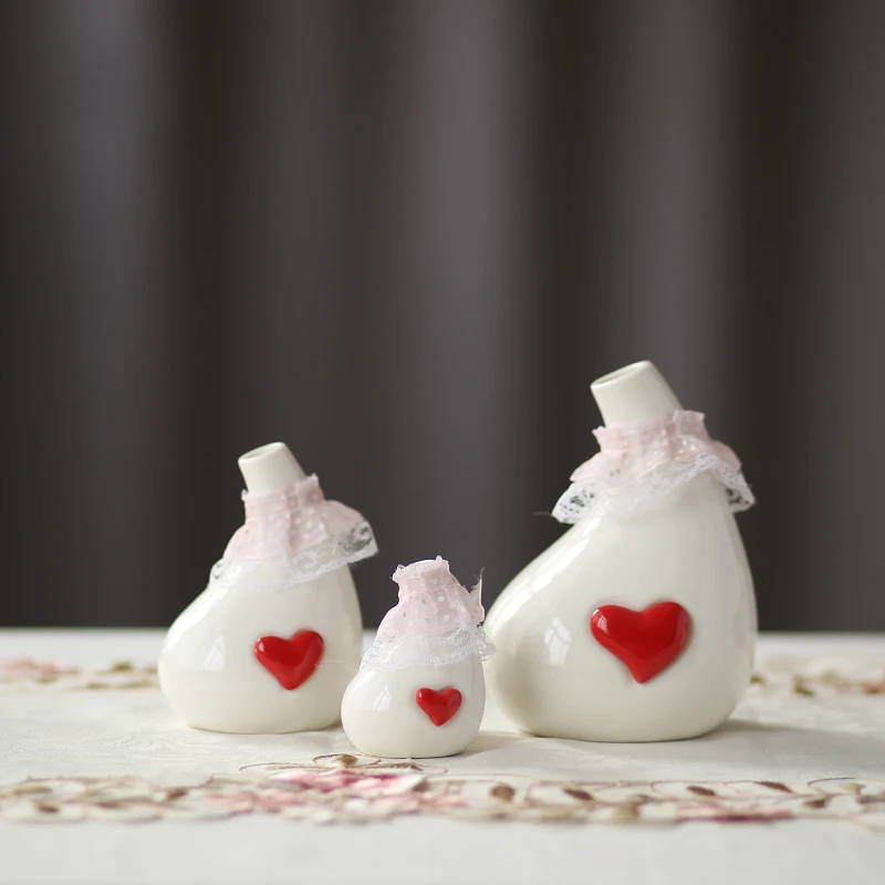 Маленькая свежая и простая гидропонная керамическая ваза для украшения дома