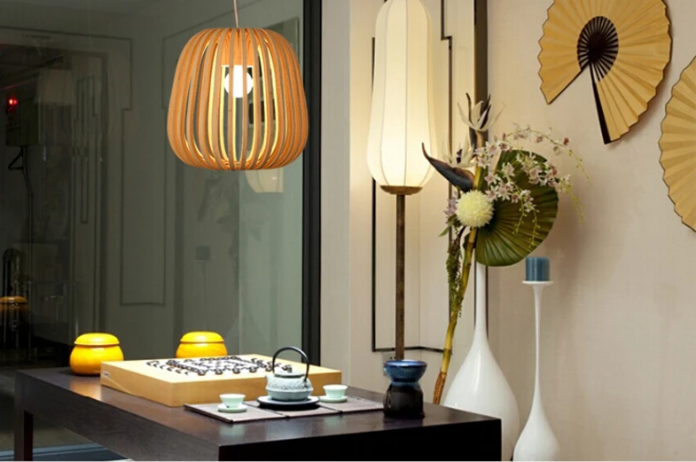 Декоративные подвесные светильники из идиллической деревни и бамбука.