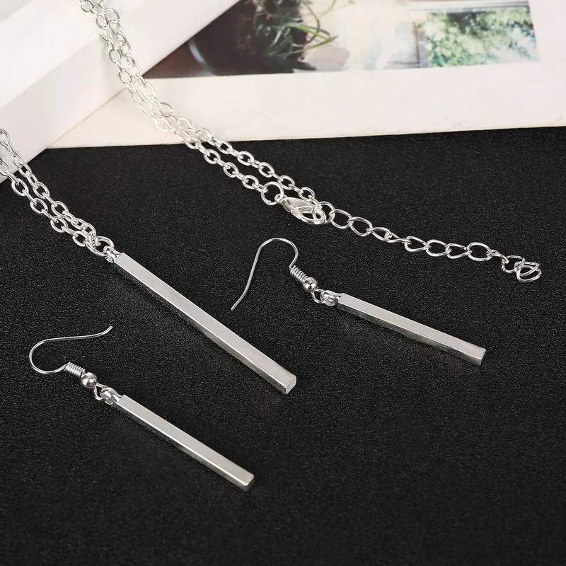 Комплект из колье и серёг серебристого цвета | Украшения аксессуары