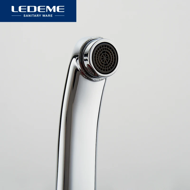 LEDEME Смеситель для кухни с гайкой латунь Цвет: хром L4904| |