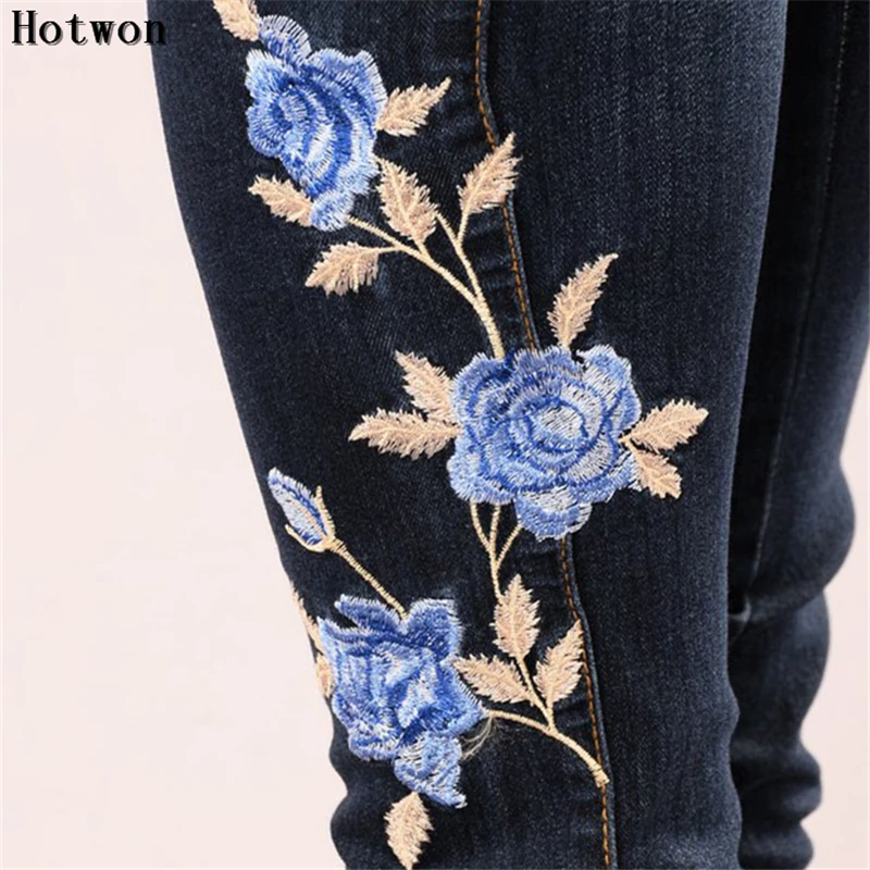 Женские джинсы с цветочной вышивкой облегающие Стрейчевые высокой талией и