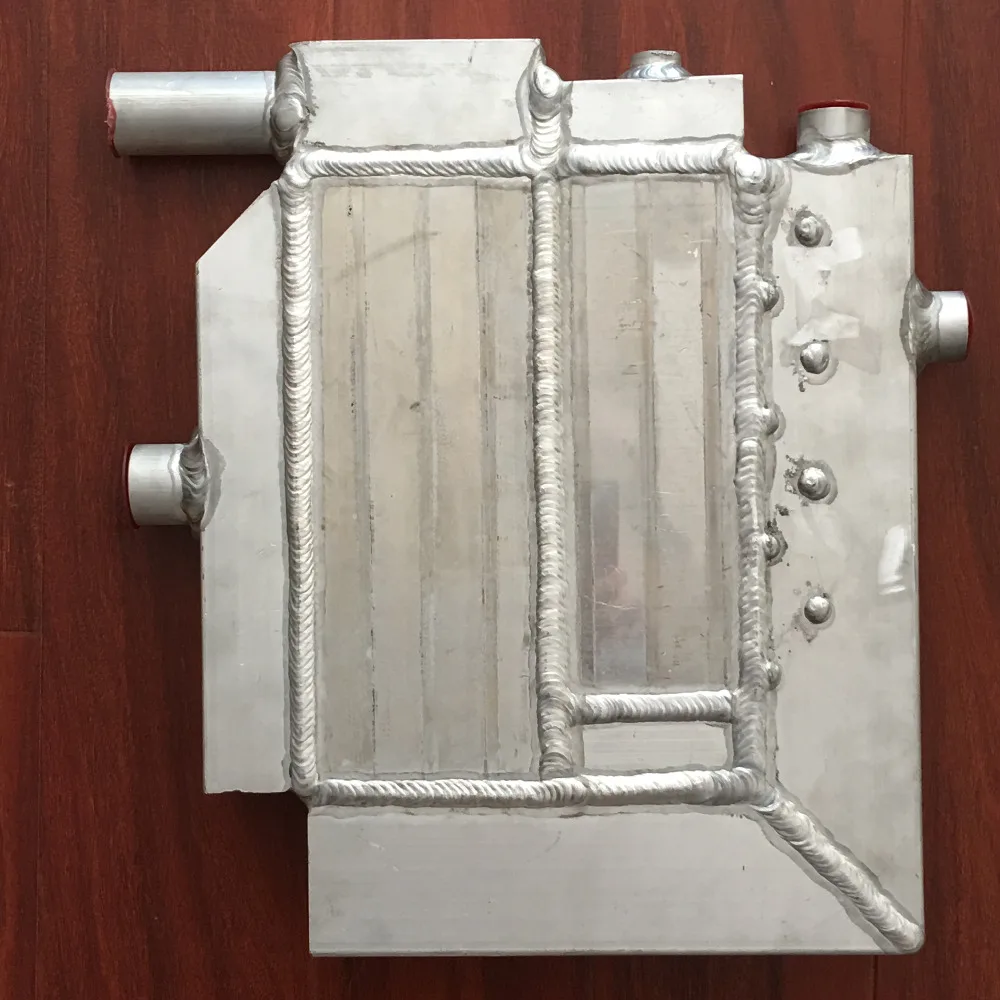 Компактный многосекционный цельноалюминиевый теплообменник с припаянным