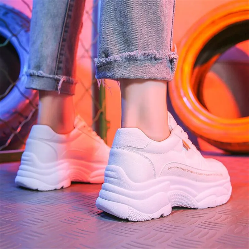 Женские кроссовки DIWEINI белые замшевые на платформе повседневная обувь весну 2019 |