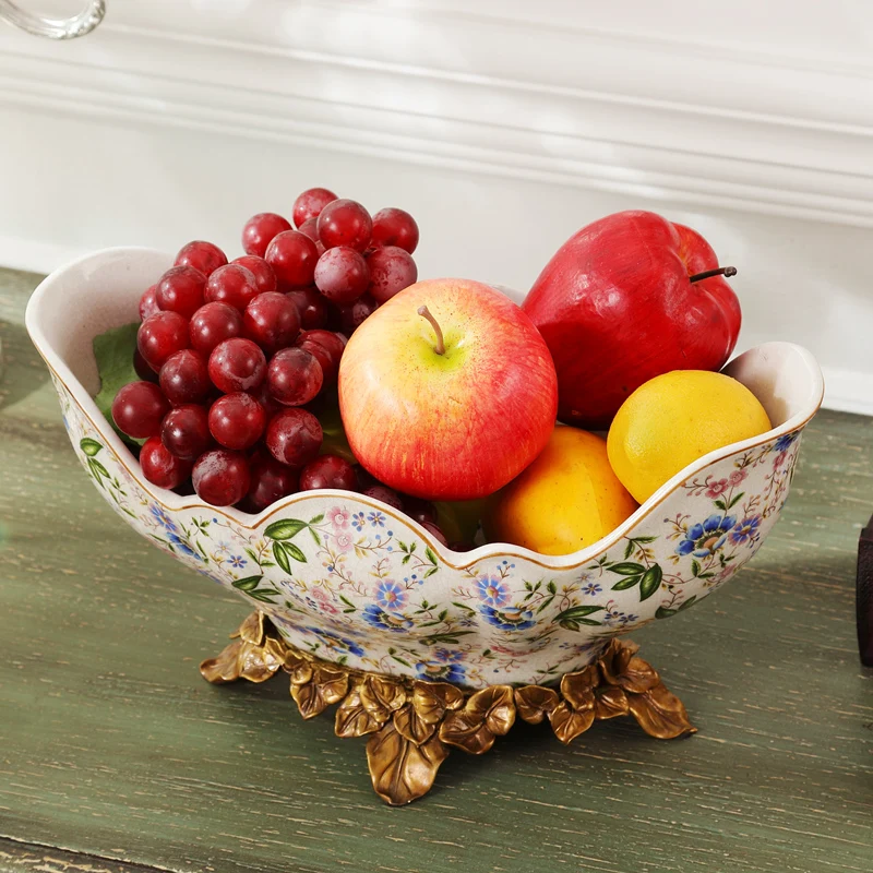 

Take the fox high-end luxury European American exquisite ceramic inlaid copper decoration large fruit compote