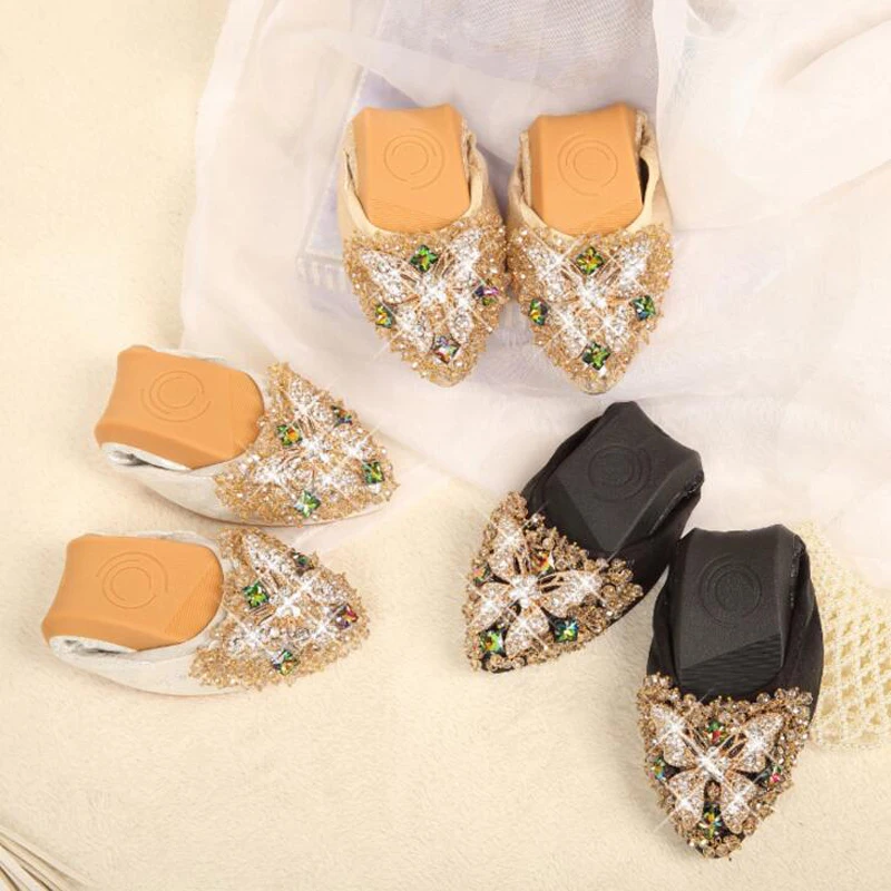 Женские балетки на плоской подошве украшенные бантом бабочкой со стразами