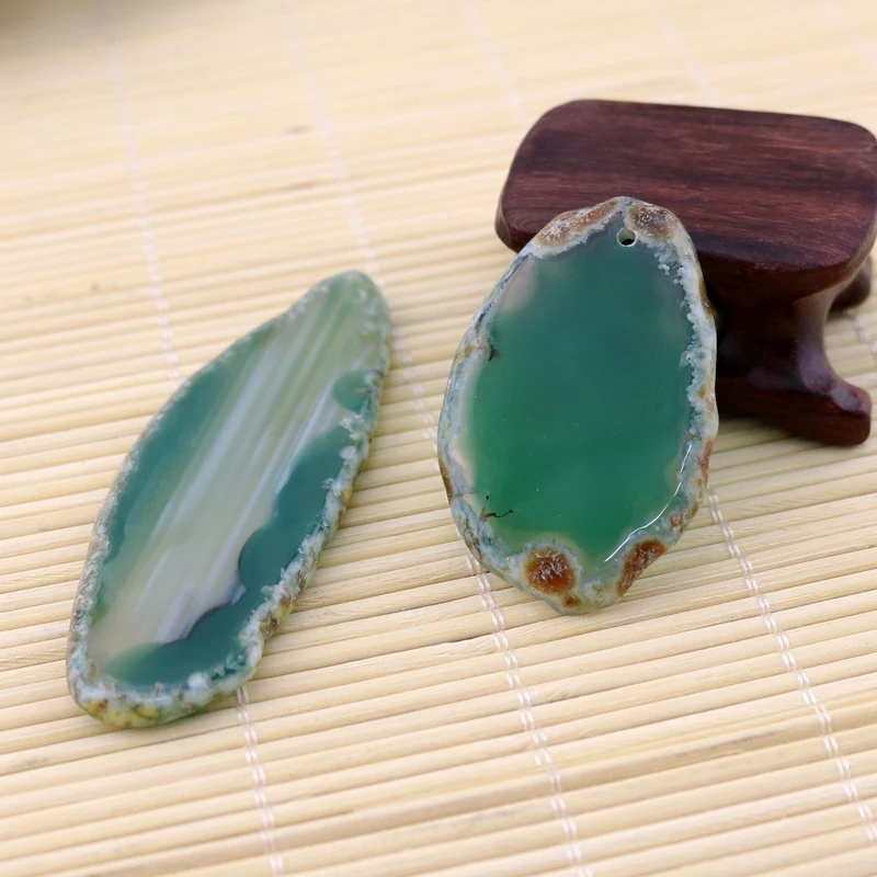 Оптовая продажа 2 шт. зеленые окрашенные подвески в цветовой технике из