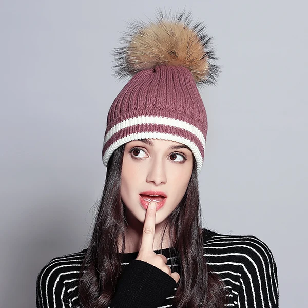 Beanies Лоскутные элегантные шерстяные вязанные шапки высокого качества помпон из меха енота Новая модная шапка Femme# MZ731 - Цвет: Фиолетовый