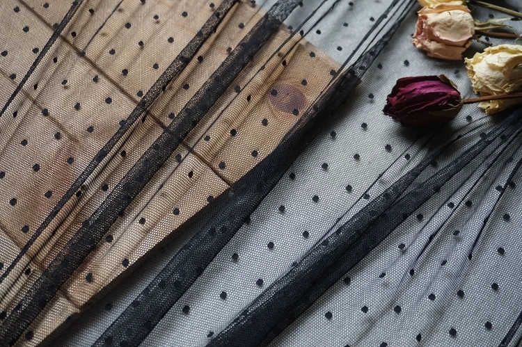 Новый дизайн черно белая вышитая фатиновая ткань в горошек свадебный кружевной