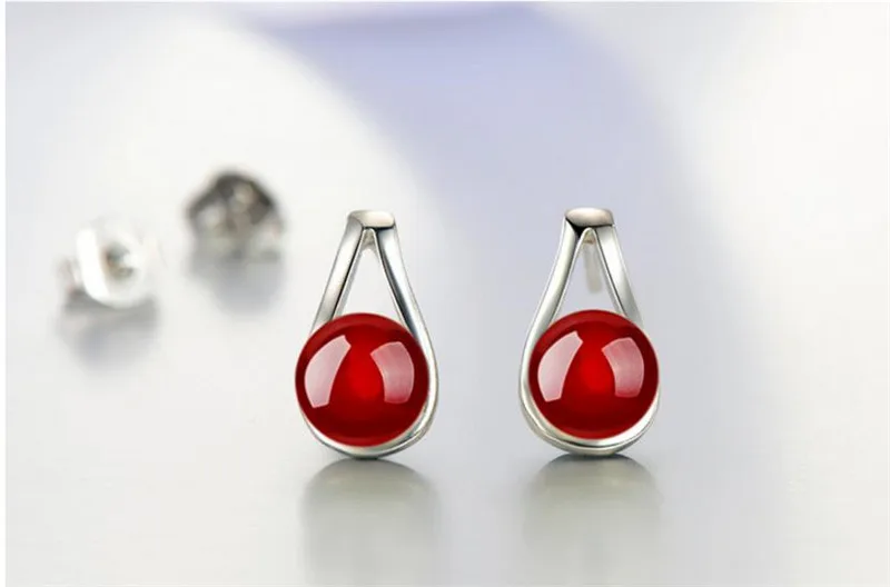 Женские посеребренные серьги-гвоздики черный Кристальный шарик | Украшения и