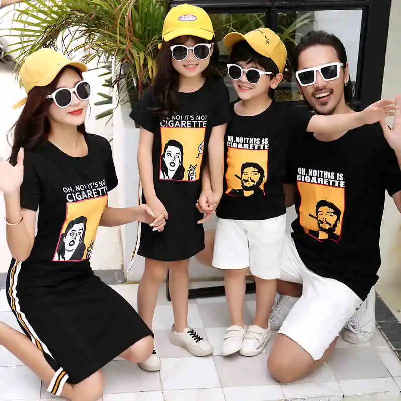 Платья для мамы и дочки летние футболки мальчиков + штаны папы сына одинаковые