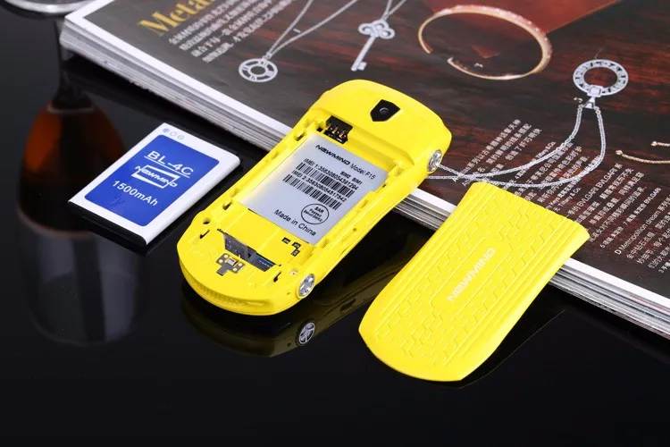 Флип-автомобиль Newmind F15 1 8 дюймов экран Dual SIM светодиодный свет с камерой Bluetooth