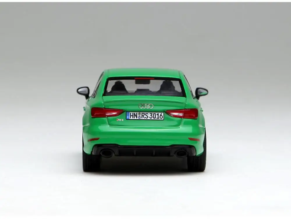 Коллекционная зеленая модель автомобиля Audi TT RS Coupe 1/43|Наземный транспорт| |