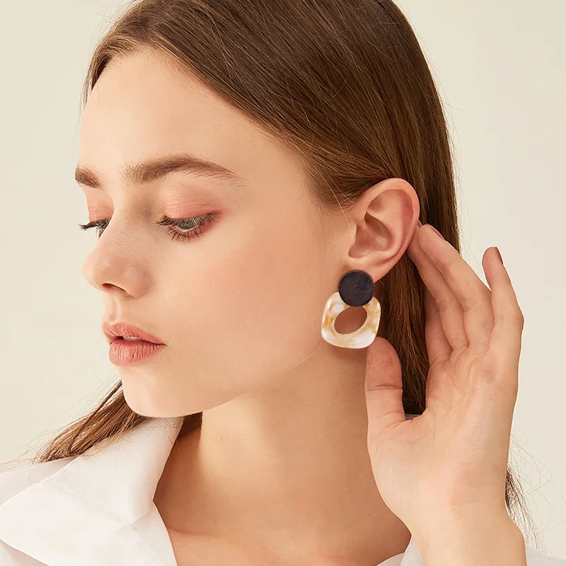 Женские серьги-бублики легкие серьги в стиле ретро европейский стиль |