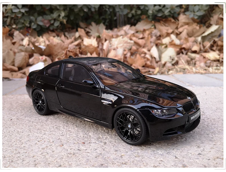 Оригинальные 1:18 M3 GTS M3 E92 литые под давлением металлические модели автомобилей Высокая моделирования автомобиля игрушки 6 дверей могут быть открыты подарки для детей