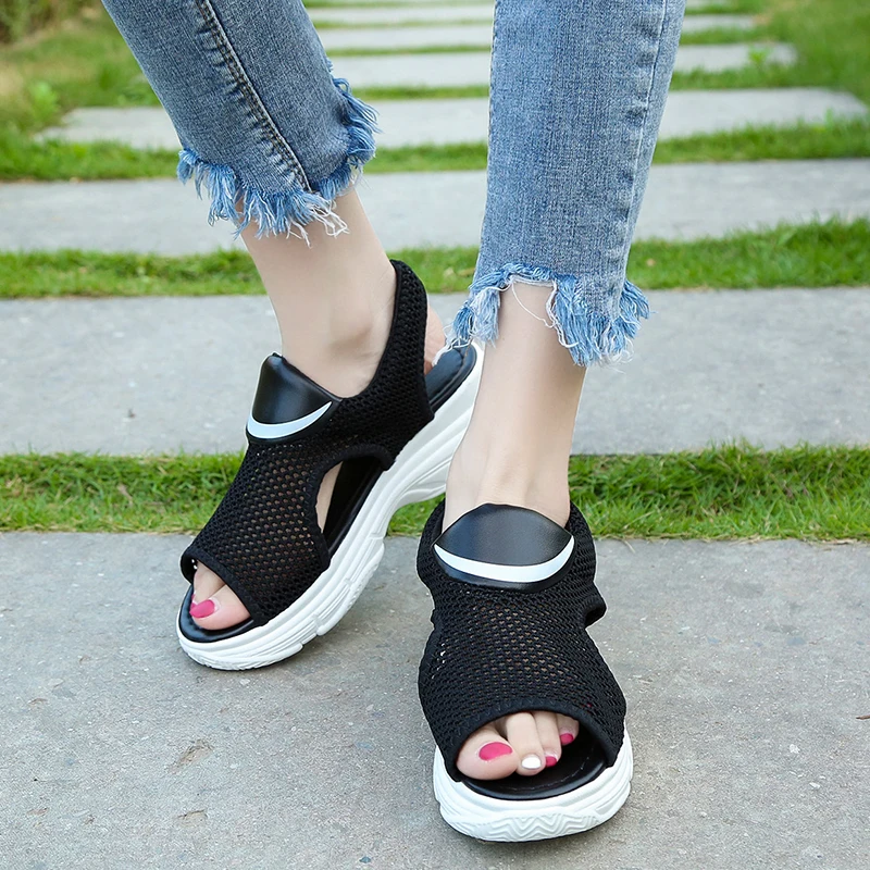 Женские летние сандалии на массивной платформе дышащие удобные прогулочные