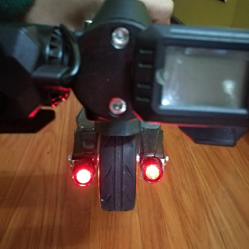 Электрический самокат F0 Jack Fastwheel Nex карбоновый предупреждающий задний фонарь