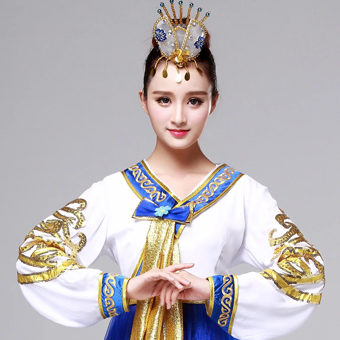 

Fortunately, this big long Dance Costume hanbok Korean women's national costume piece Korean costumes