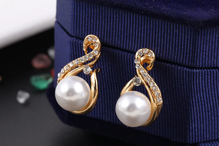 Женский ювелирный комплект из колье и серёг с искусственным жемчугом|pearl bridal jewelry