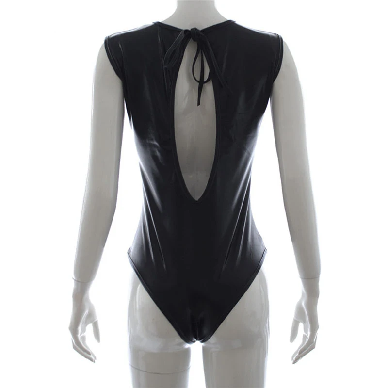 Женский комбинезон из искусственной кожи без рукавов с открытой грудью и