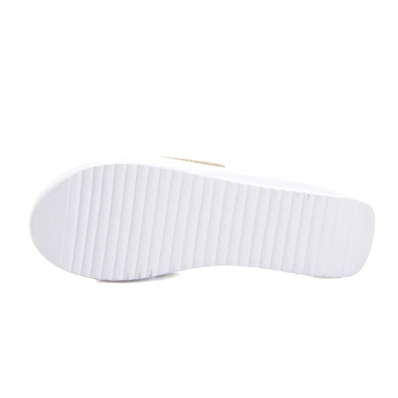 Золотистые и Серебристые шлепанцы на танкетке летняя обувь платформе женские